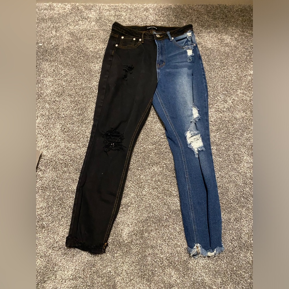 Almost Famous Jeans Size 9